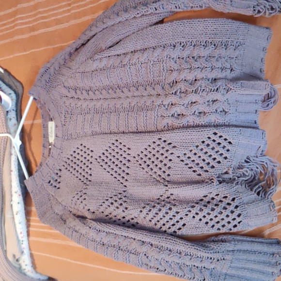 Distressed sweater - Picture 2 of 4